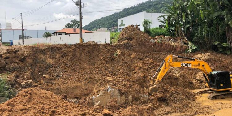 [Vídeo] Galerias serão colocadas na ponte da Ilha da Figueira, em Jaraguá