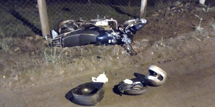 Homem fica ferido após cair de moto em Schroeder