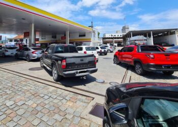 Motoristas de Guaramirim fazem fila em postos após Petrobras aumentar preço de combustíveis