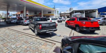 Motoristas de Guaramirim fazem fila em postos após Petrobras aumentar preço de combustíveis