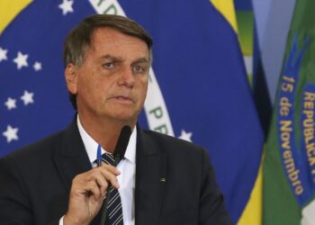 Presidente deixa hospital após desconforto abdominal