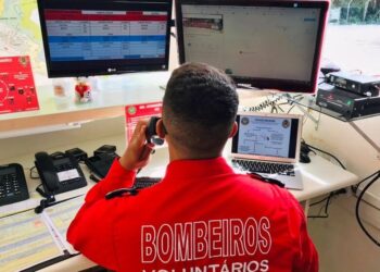 Bebê se afoga e é salva após orientações dos bombeiros via telefone em Jaraguá