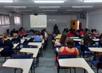 Cerca de 300 professores da rede municipal passam por formação em Guaramirim