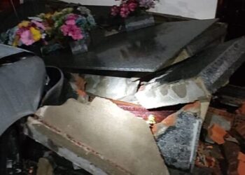 Motorista invade cemitério e destrói túmulo em Jaraguá do Sul