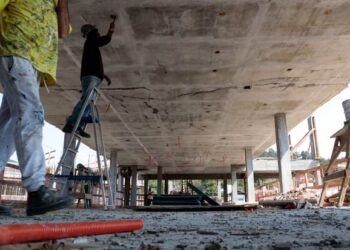 Joinville e Blumenau estão entre as 10 cidades que mais geraram empregos no país em 2022