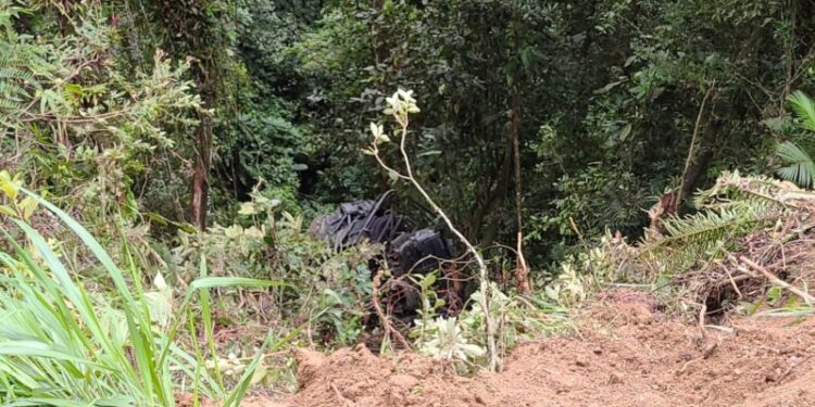 Bombeiros confirmam segunda morte em acidente com caminhão do exército em Blumenau