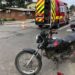 Acidente entre duas motos e um carro deixa pessoa ferida em Schroeder