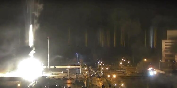 [Vídeo] Rússia toma a maior usina nuclear da Europa