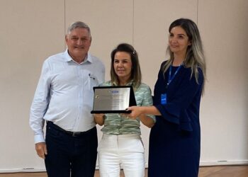 Bold recebe homenagem da Fiesc por ações de voluntariado na comunidade