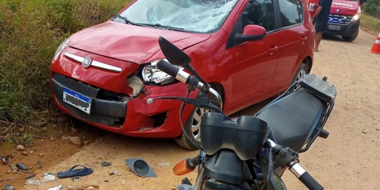 Motociclista fica ferido após acidente com carro em Guaramirim