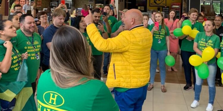 Empresário Luciano Hang visita Jaraguá do Sul