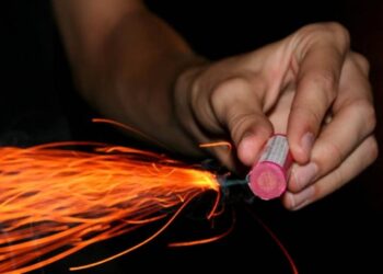 Homem é detido após incomodar vizinhos com rojão nesta madrugada (10)