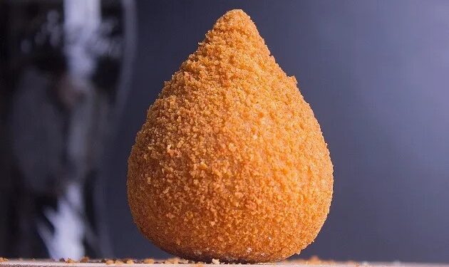 Homem bebe cerveja, come duas coxinhas e um risoles e dá calote em estabelecimento em Jaraguá