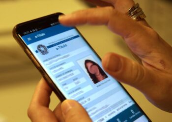 Brasil registra recorde de jovens entre 15 e 18 anos com título de eleitor