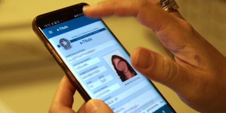 Brasil registra recorde de jovens entre 15 e 18 anos com título de eleitor