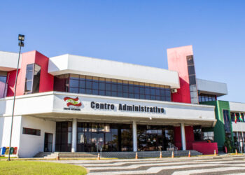 De olho nas eleições de outubro, 13 secretários e gestores estaduais deixam os cargos em SC