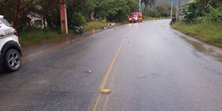 Colisão entre motos deixa dois mortos em Schroeder