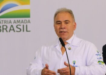 Ministro oficializa fim de emergência sanitária de Covid-19