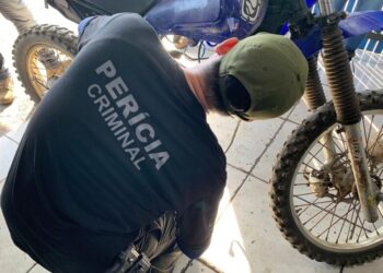 Polícia Civil apreende moto durante operação em Ferro Velho em Jaraguá do Sul