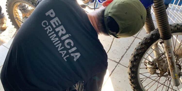 Polícia Civil apreende moto durante operação em Ferro Velho em Jaraguá do Sul