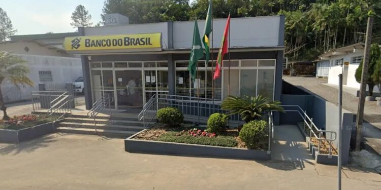 Polícia Civil prende suspeito de arrombar agência do Banco do Brasil em Schroeder