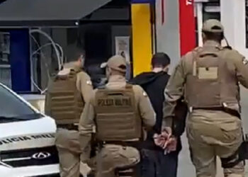 [Vídeo] Loja de Araquari é assaltada e um dos suspeitos é preso