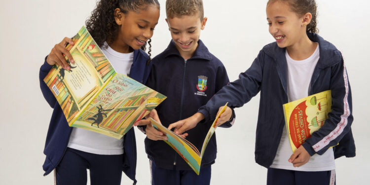 Educação adquire 30 mil novos livros para os alunos