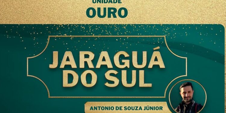 Estácio/Idomed de Jaraguá do Sul recebe medalha de ouro no Programa de Excelência em Gestão