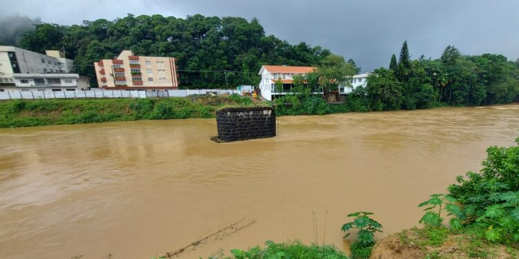 Jaraguá do Sul segue monitorando nível dos rios