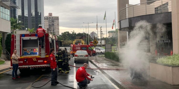 Bombeiros são acionados após princípio de incêndio em cafeteria da Scar