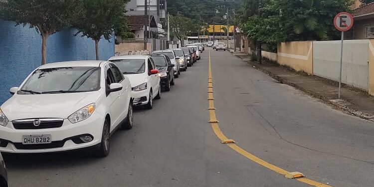 [Vídeo] Motoristas de aplicativo fazem manifestação contra caso de violência em Jaraguá do Sul
