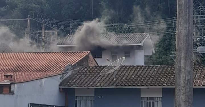 Incêndio atinge subestação de energia em Jaraguá do Sul