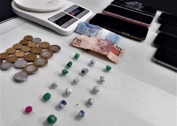 Ponto de tráfico de drogas é descoberto após ocorrência de perturbação em Jaraguá