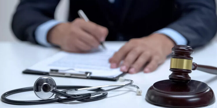 Planos de saúde individuais ou familiares poderão subir até 15,5% este ano