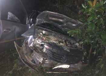 Homem fica ferido após carro sair de pista em Schroeder