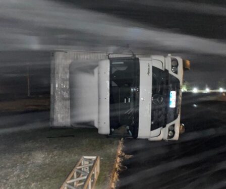 [Vídeo] Ventos de mais de 150 km/h tombam caminhão na serra do Rio do Rastro