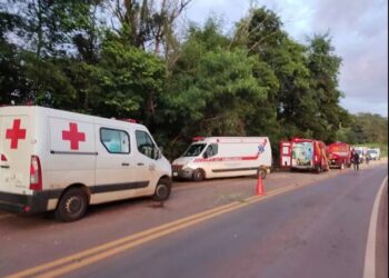 Sete pessoas morrem e 13 ficam feridas em acidente com ônibus no Paraná