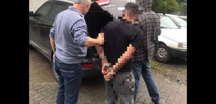 Homem é preso acusado de estuprar as duas filhas em Joinville