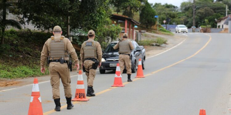 Operação policial é executada no bairro Corticeira, em Guaramirim