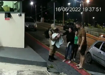 [Vídeo] Policial militar salva bebê engasgado em Jaraguá do Sul