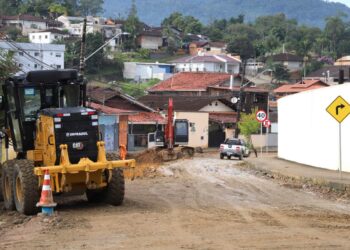 Prefeitura dá sequência em revitalização da rua Irmão Leandro, em Jaraguá do Sul