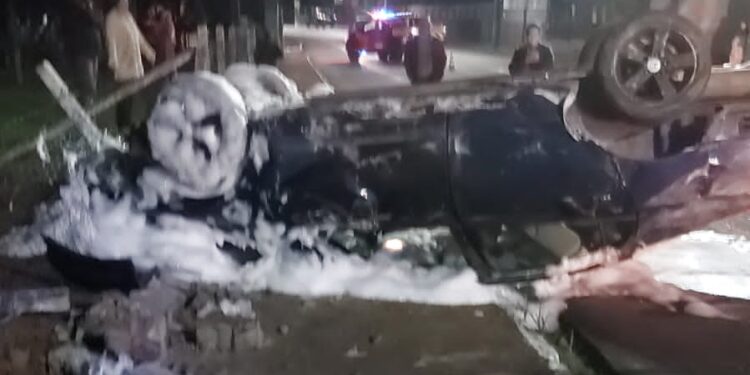 Mulher fica ferida após capotamento em Jaraguá do Sul