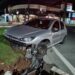 Motorista se perde e bate carro contra canteiro em Jaraguá do Sul