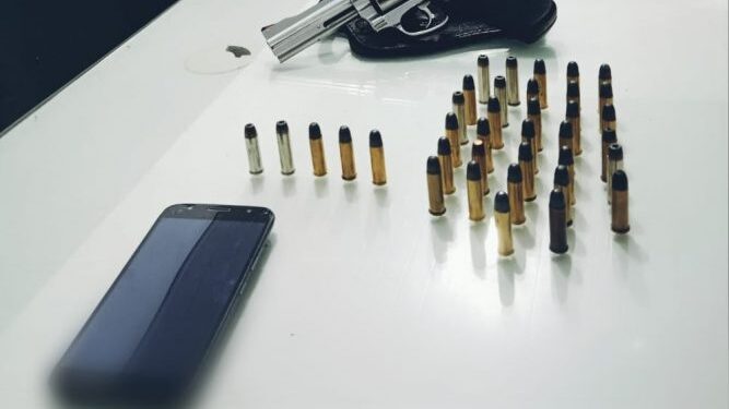 Homem é preso por porte ilegal de arma de fogo em Massaranduba