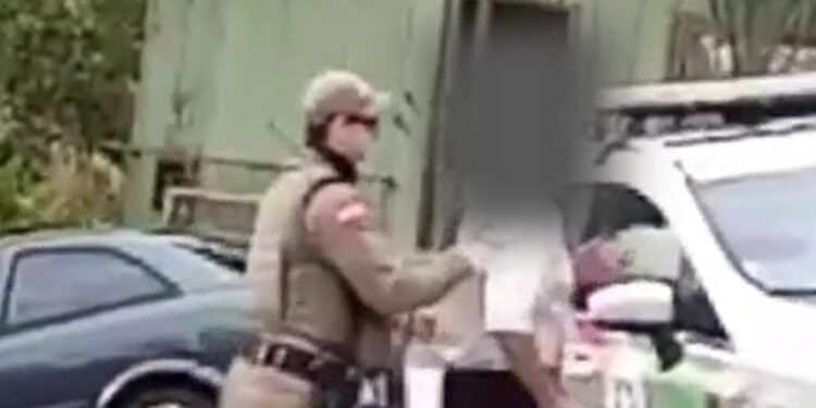 [Vídeo] Idoso é preso após estuprar cachorro em Jaraguá do Sul