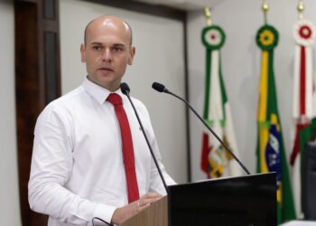 Vereador jaraguaense sugere programa municipal de combate à obesidade