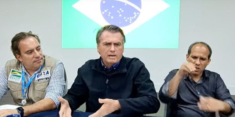 Presidente afirma que segue confiando em ex-ministro investigado