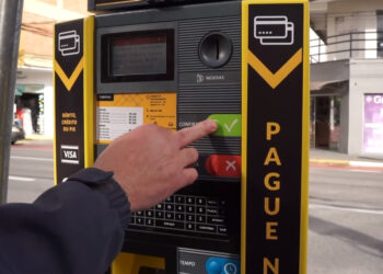 Mulher dá tapa em trabalhadora do estacionamento rotativo de Jaraguá do Sul