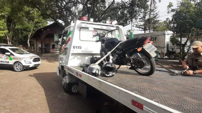 Dois adolescentes são apreendidos após furto de moto em Jaraguá do Sul