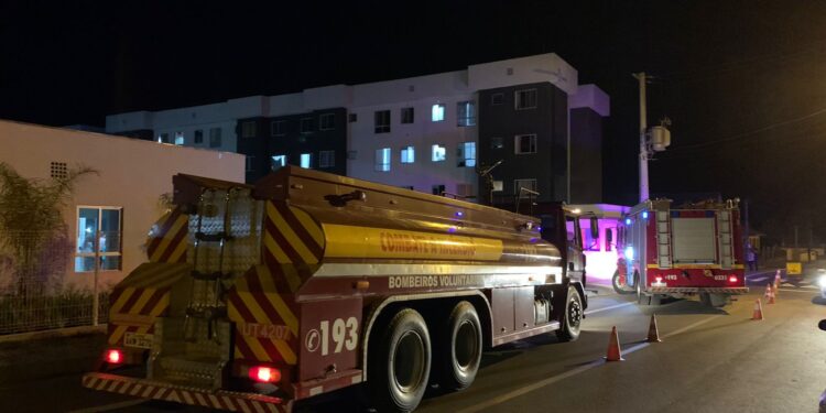 Incêndio atinge apartamento em Jaraguá do Sul